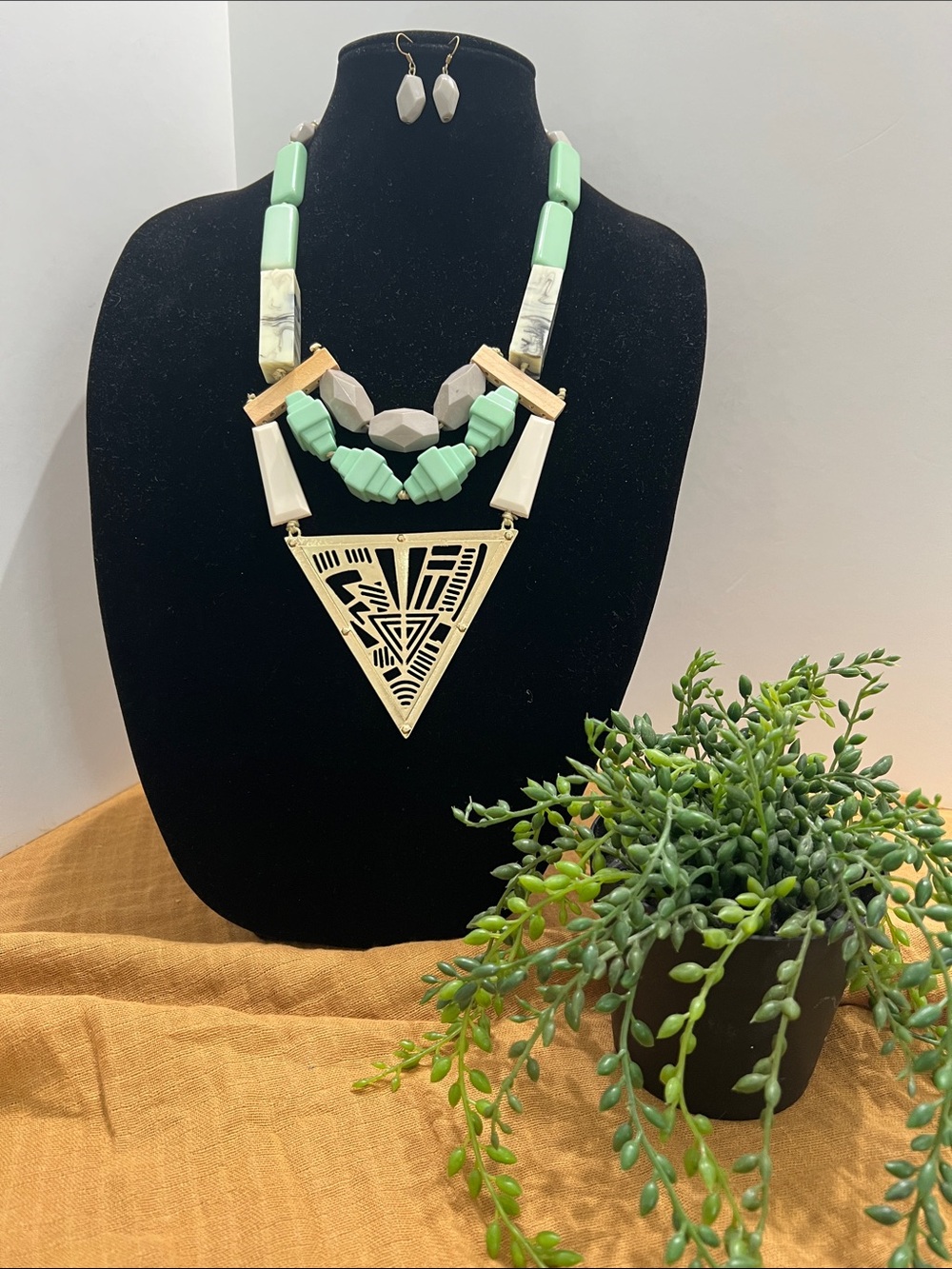 Statement Mint Gold & gray Geometric Pendant Necklace Set NWT